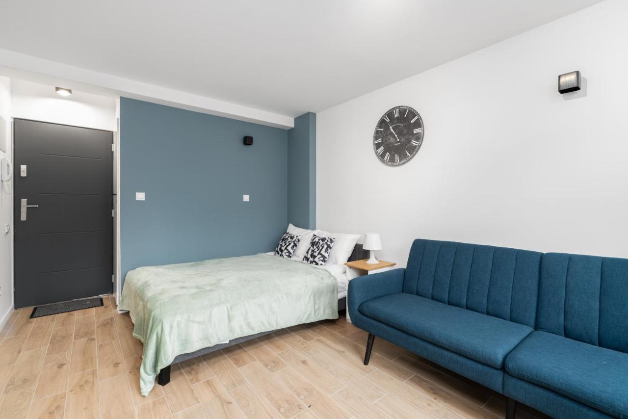 Bright & Comfy Krosnienska With Balcony By Renters