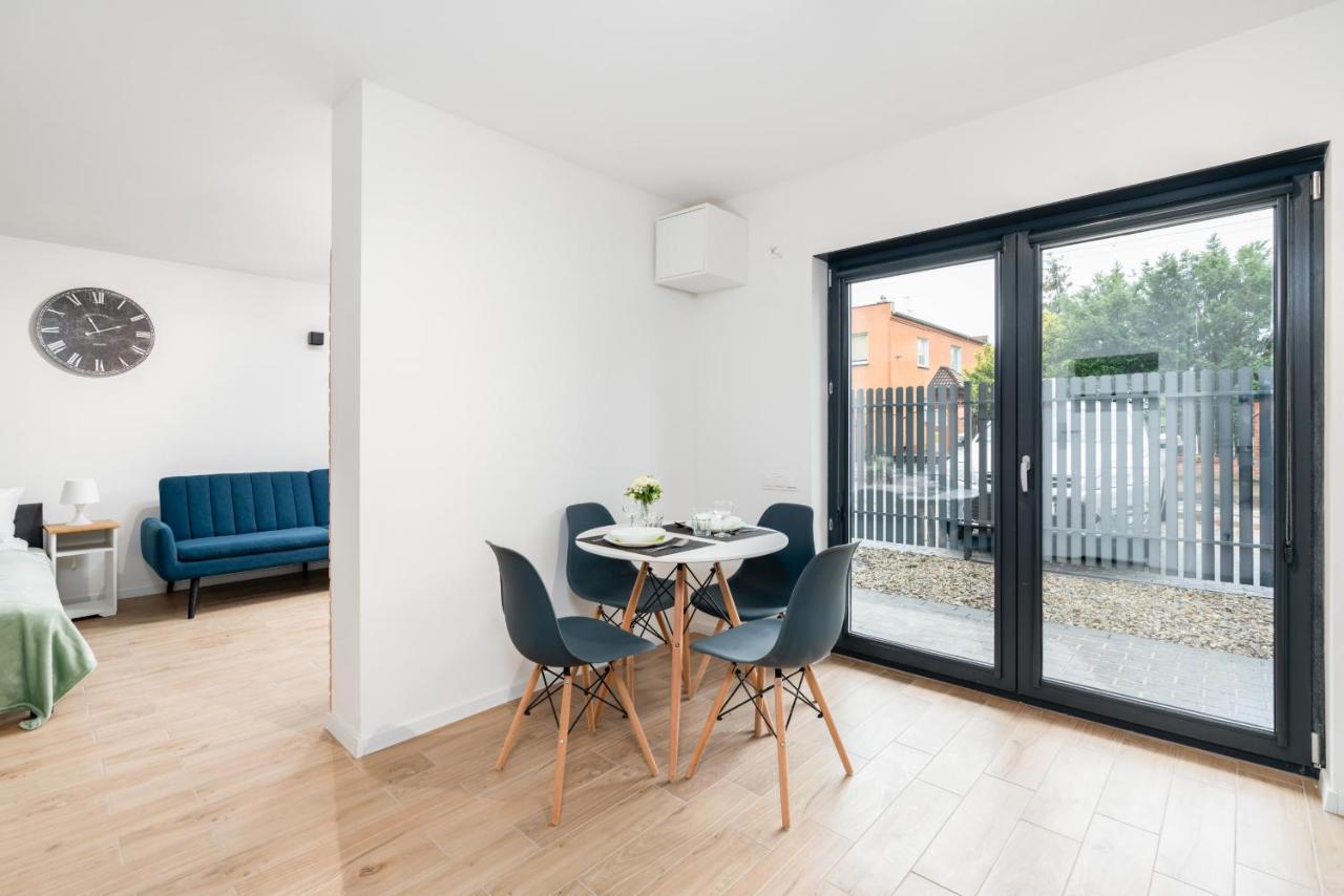 Bright & Comfy Krosnienska With Balcony By Renters Apartament