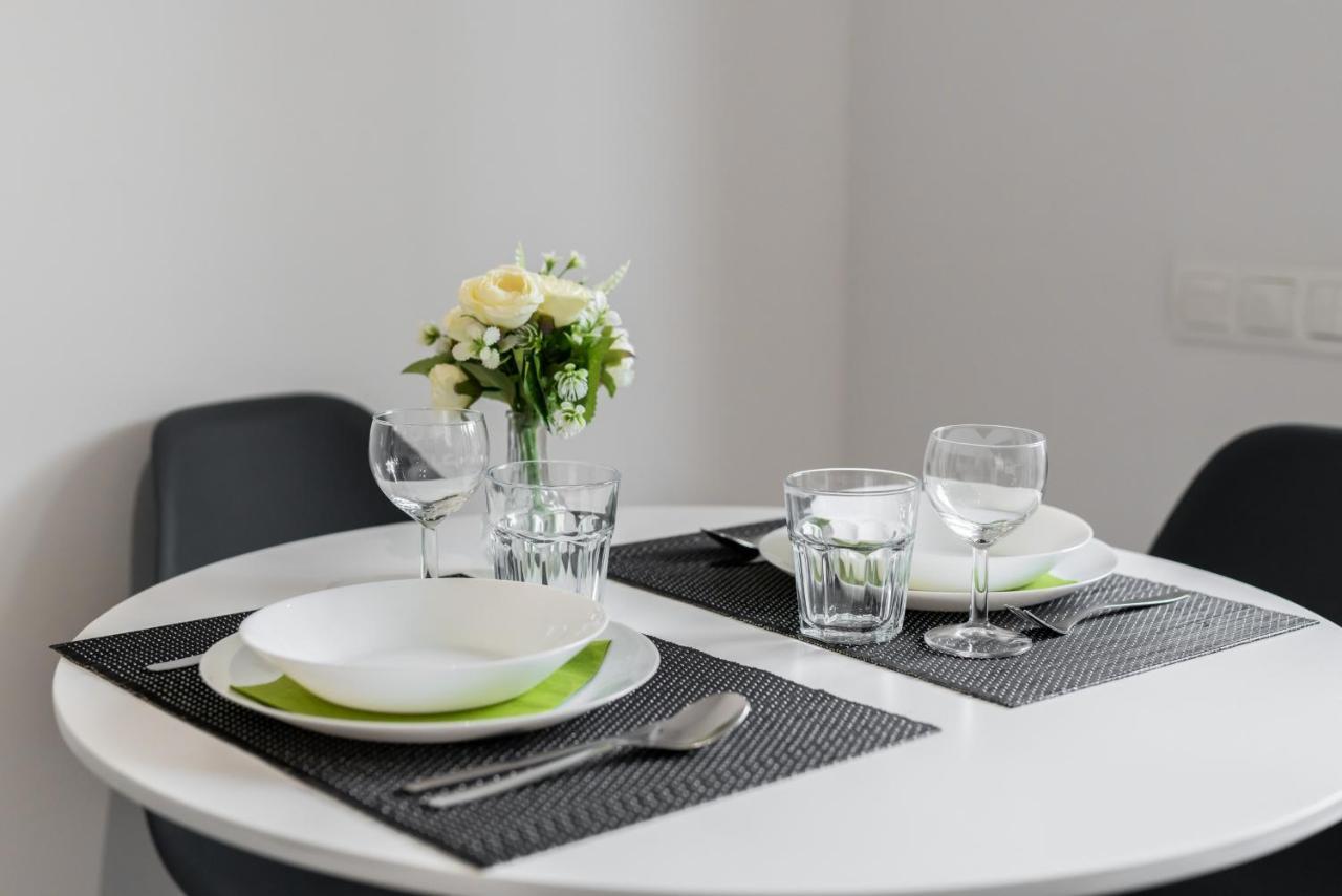 Apartament Bright & Comfy Krosnienska With Balcony By Renters *